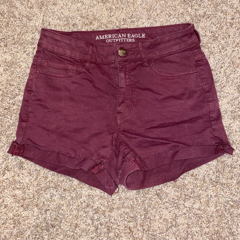 American Eagle maroon shorts